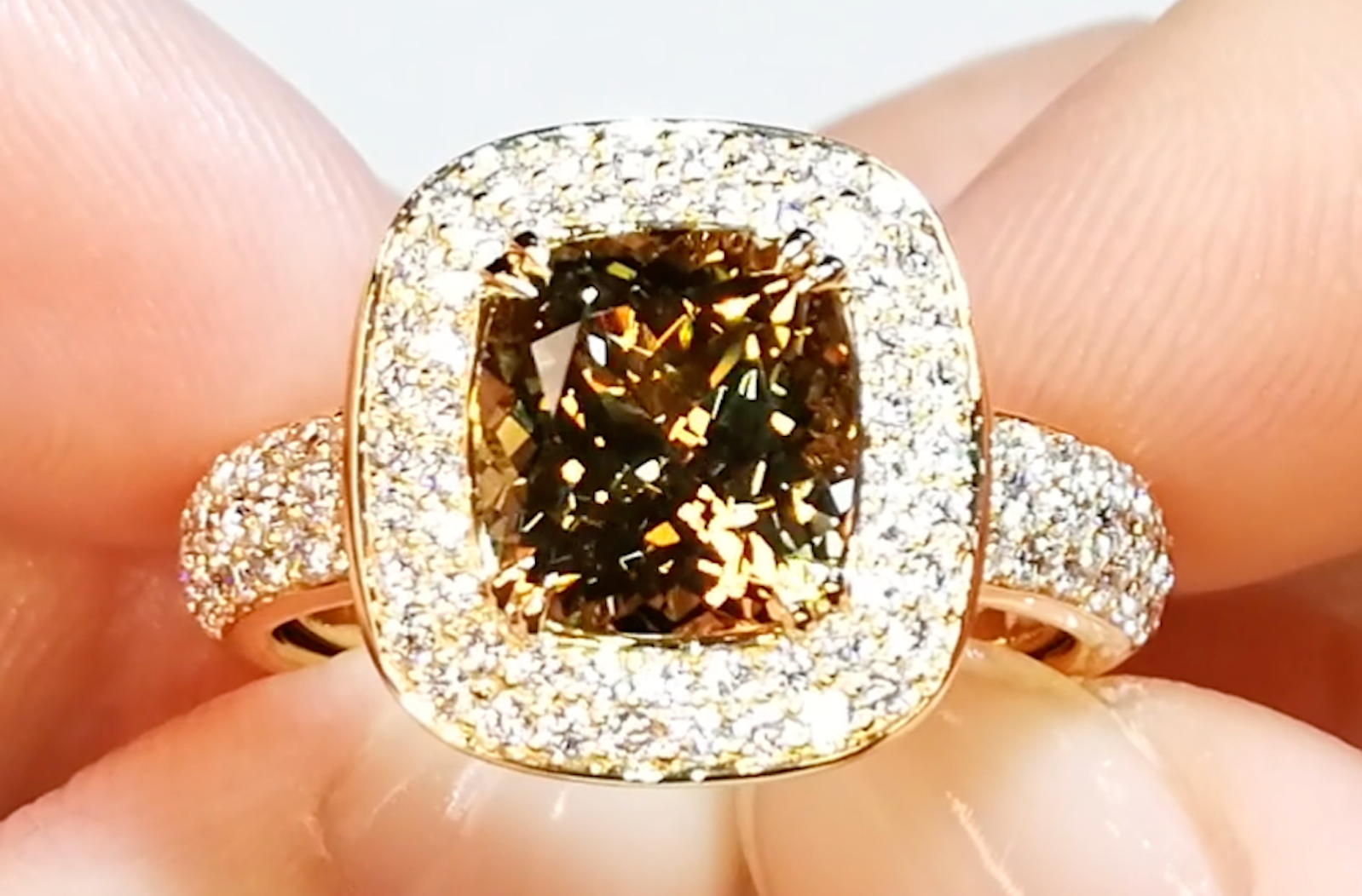 3.13ct Unheated Yellow Tanzanite Ring with D Flawless Diamonds set in 18K Yellow Gold