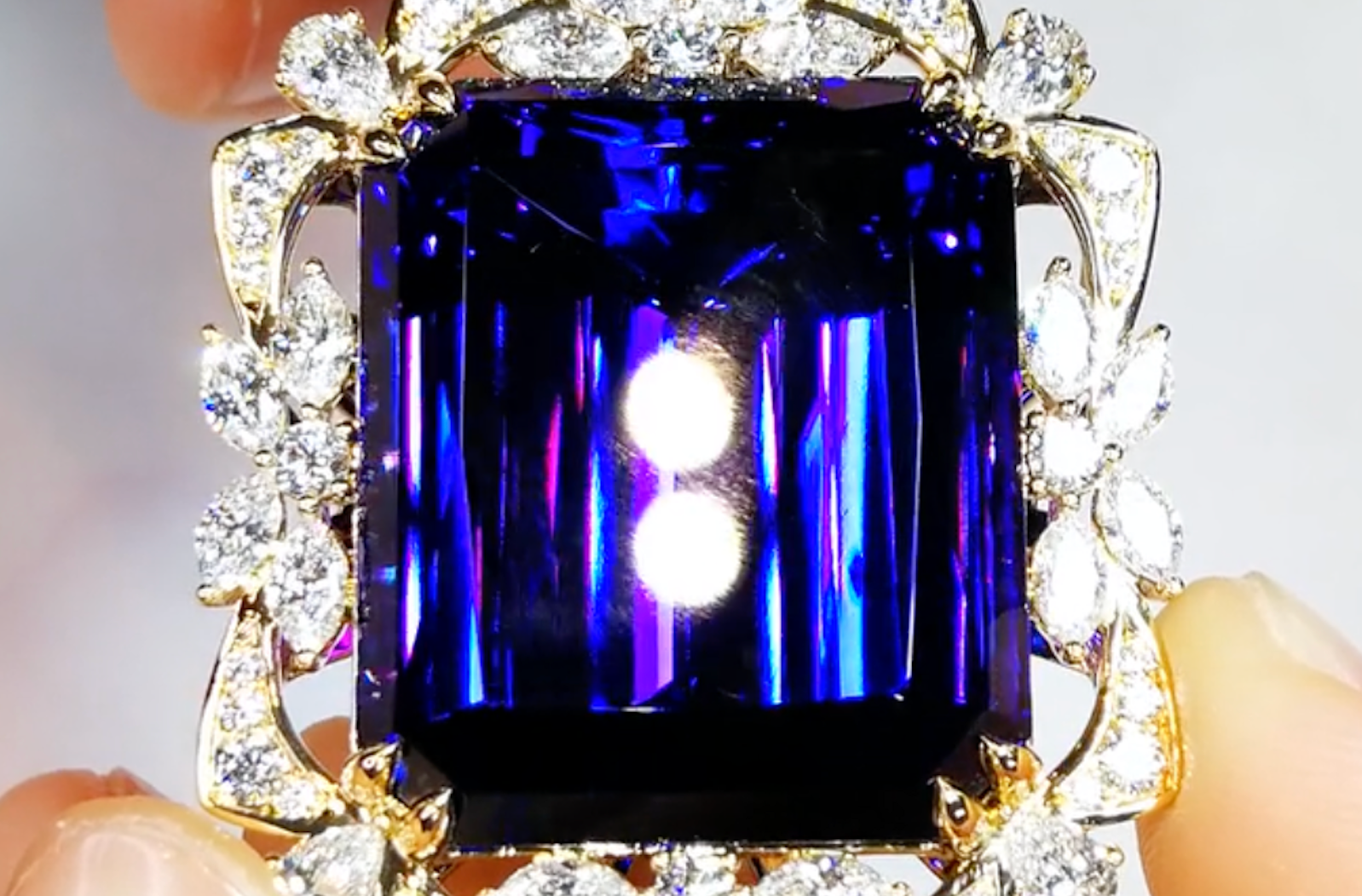 92.20ct Tanzanite Necklace with D Flawless Diamonds set in 18K Yellow Gold