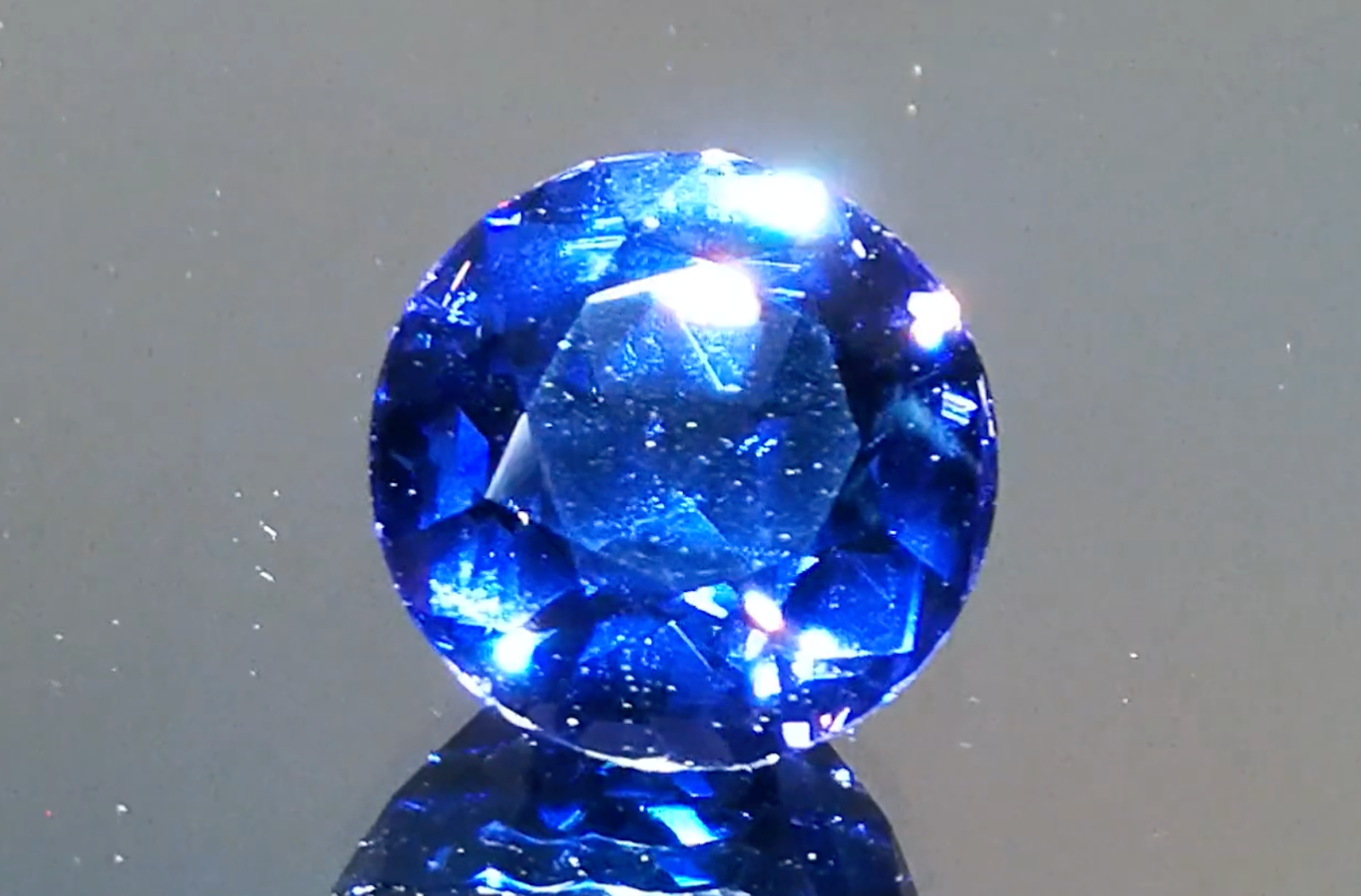 10.65ct Ceylon 100% Color Change Spinel Ring with D Flawless Diamonds set in 18K Yellow Gold