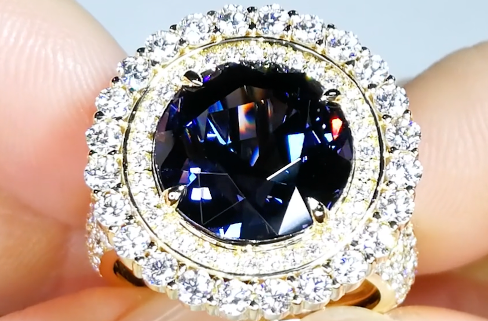 10.65ct Ceylon 100% Color Change Spinel Ring with D Flawless Diamonds set in 18K Yellow Gold