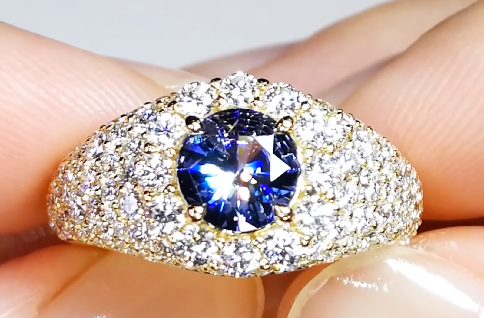 1.02ct California Benitoite Ring with D Flawless Diamonds set in 18K Yellow Gold