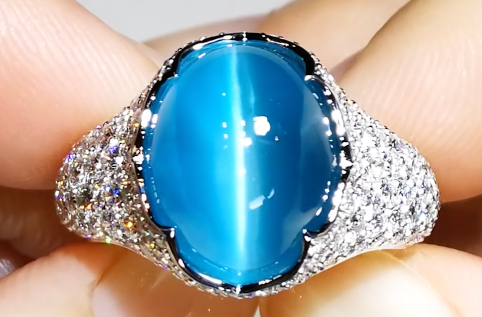 9.88ct Neon Brazilian Apatite Cat's Eye Ring with D Flawless Diamonds set in 18K White Gold