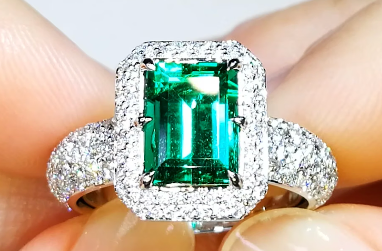 2.20ct No Oil Vivid Green Emerald Ring with D Flawless Diamonds set in 18K White Gold