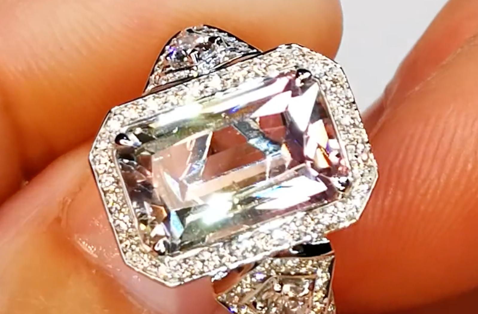 5.36ct Bi Color Pink Tanzanite Ring with D Flawless Diamonds set in 18K White Gold