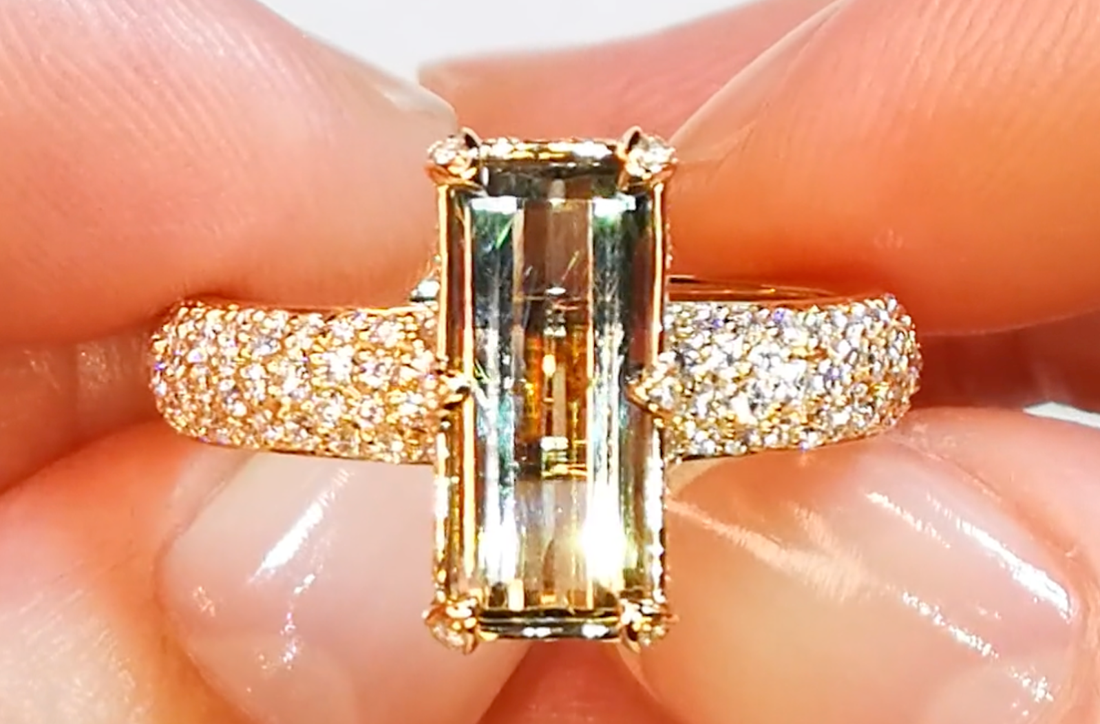 2.51ct Unheated Bi Color Tanzanite Ring with D Flawless Diamonds set in 18K Yellow Gold