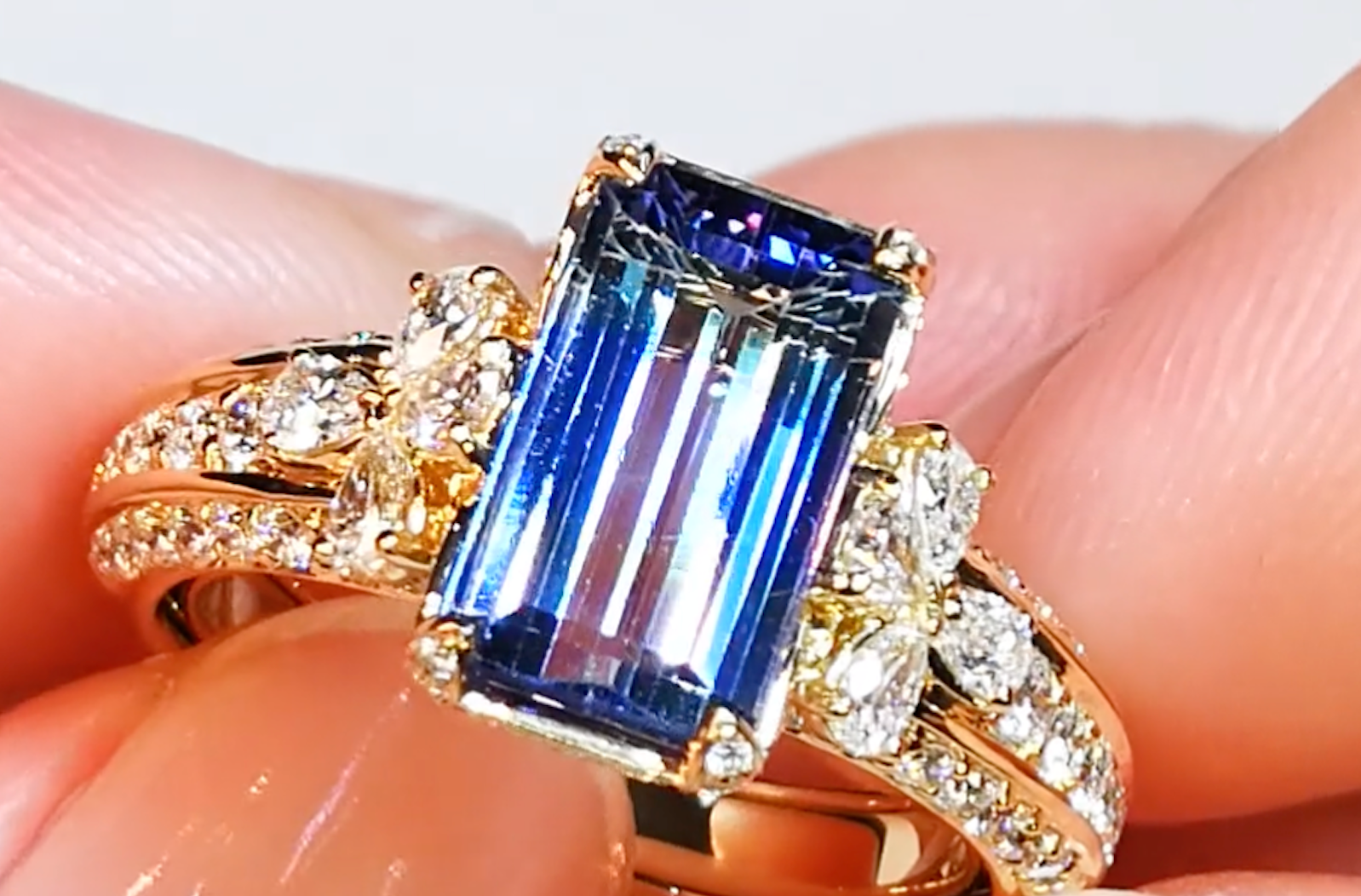 3.16ct Unheated Bi Color Tanzanite Ring with D Flawless Diamonds set in 18K Yellow Gold