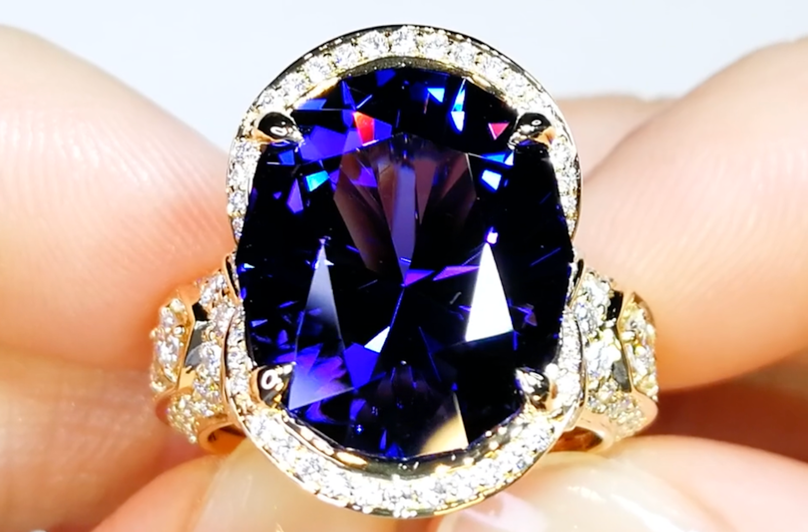 13.20ct Tanzanite Ring with D Flawless Diamonds set in 18K Yellow Gold