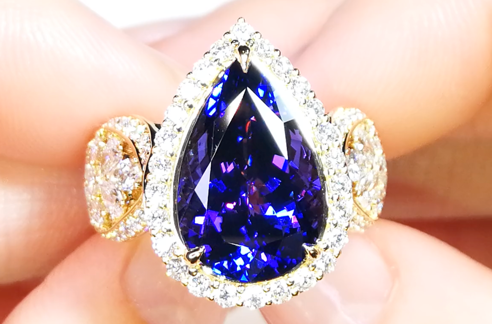 7.28ct Tanzanite Ring with D Flawless Diamonds set in 18K Yellow Gold