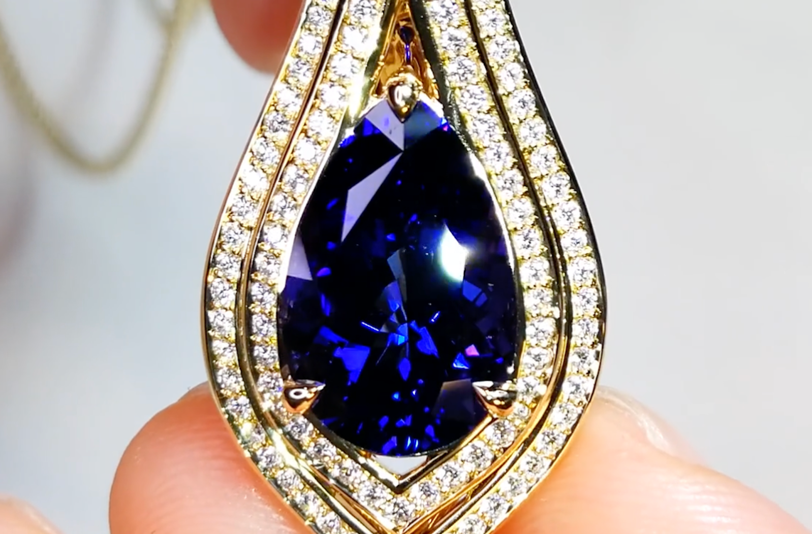 6.25ct Tanzanite Necklace with D Flawless Diamonds set in 18K Yellow Gold