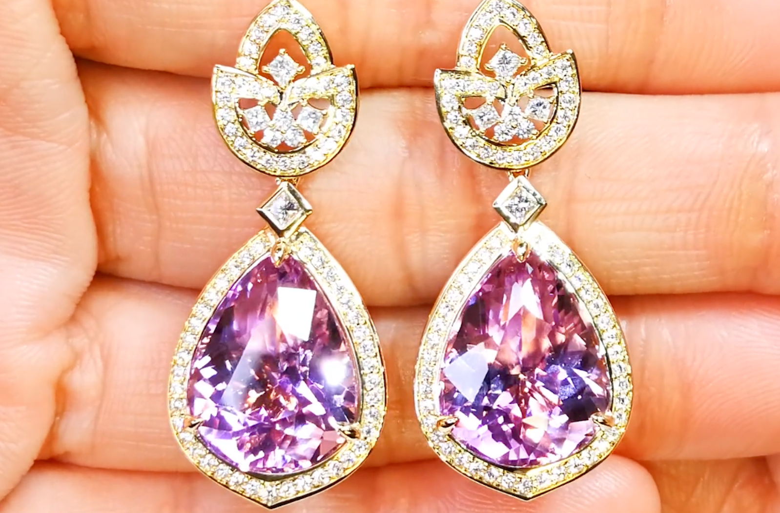 22.07ct Patroke Kunzite Earrings with D Flawless Diamonds set in 18K Yellow Gold
