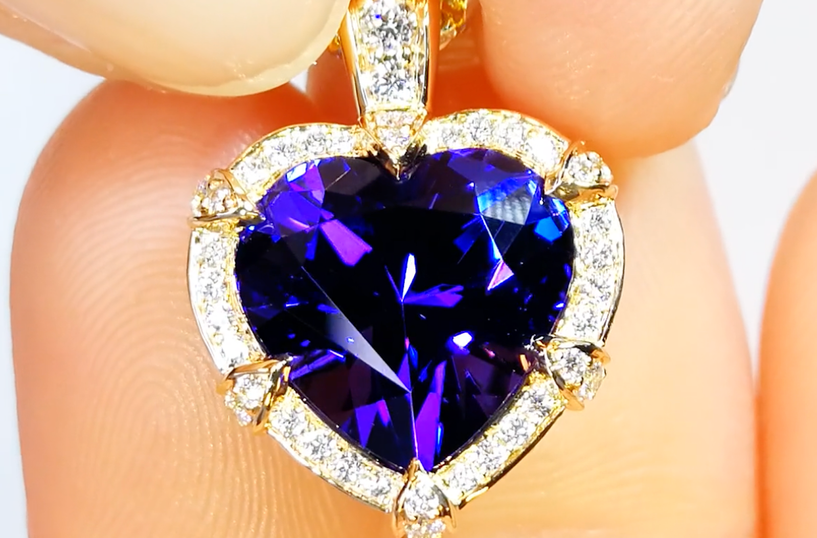 6.02ct Tanzanite Necklace with D Flawless Diamonds set in 18K Yellow Gold