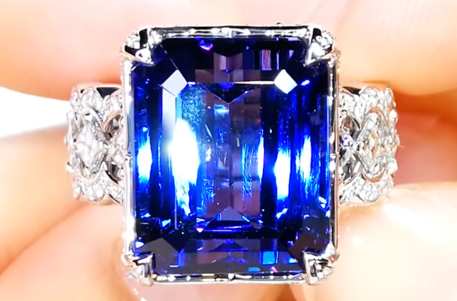 17.04ct Unheated Vivid Blue Tanzanite Ring with D Flawless Diamonds set in 18K White Gold