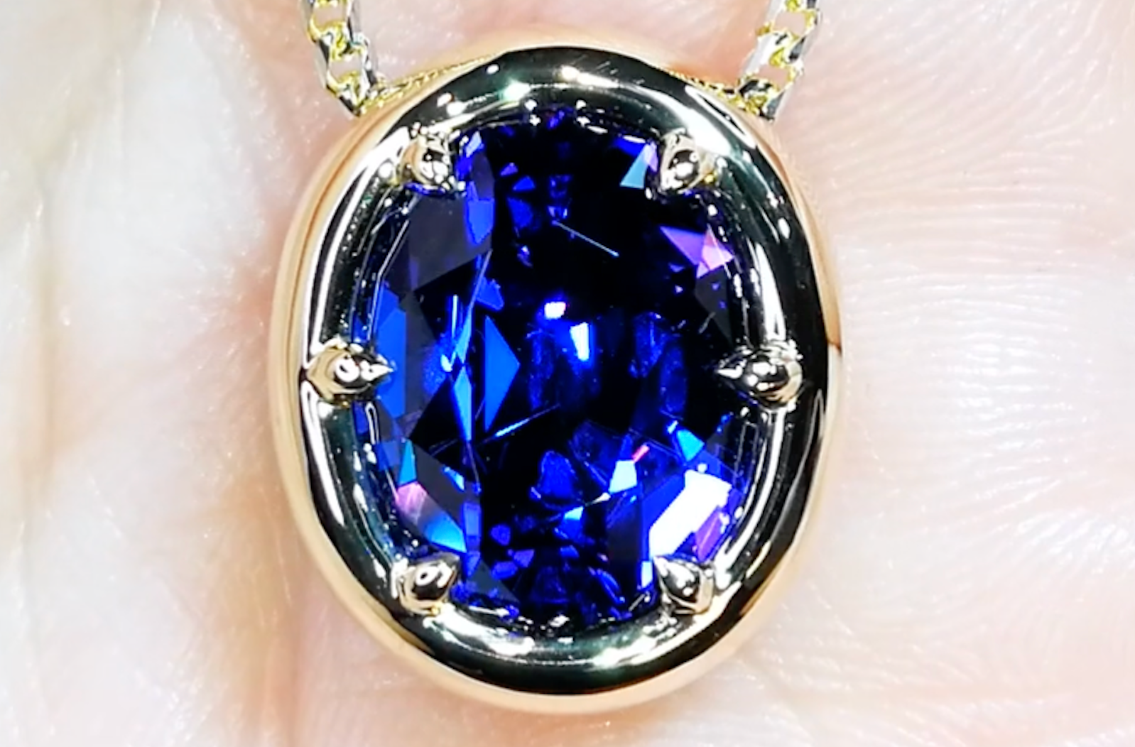 7.77ct Tanzanite Necklace with D Flawless Diamonds set in 18K Yellow Gold