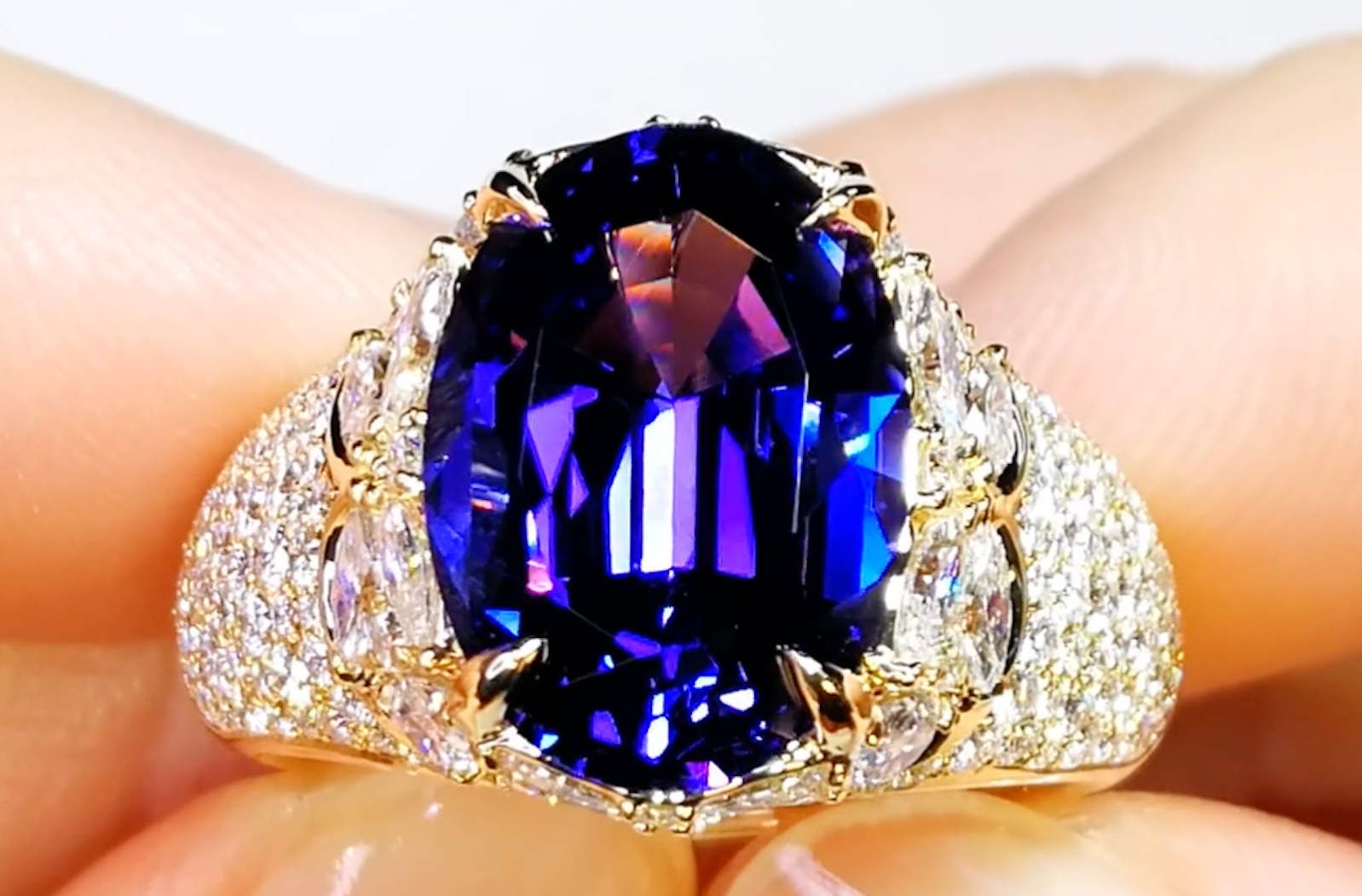 6.77ct Tanzanite Ring with D Flawless Diamonds set in 18K Yellow Gold