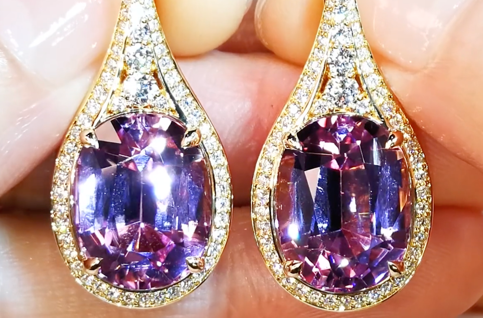 20.71ct Patroke Kunzite Earrings with D Flawless Diamonds set in 18K Yellow Gold