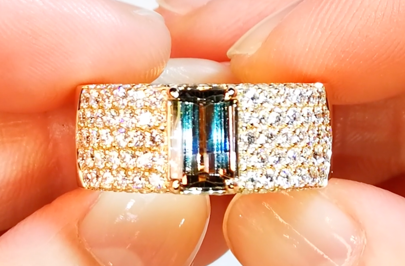 1.60ct Unheated Bi Color Tanzanite Ring with D Flawless Diamonds set in 18K Yellow Gold