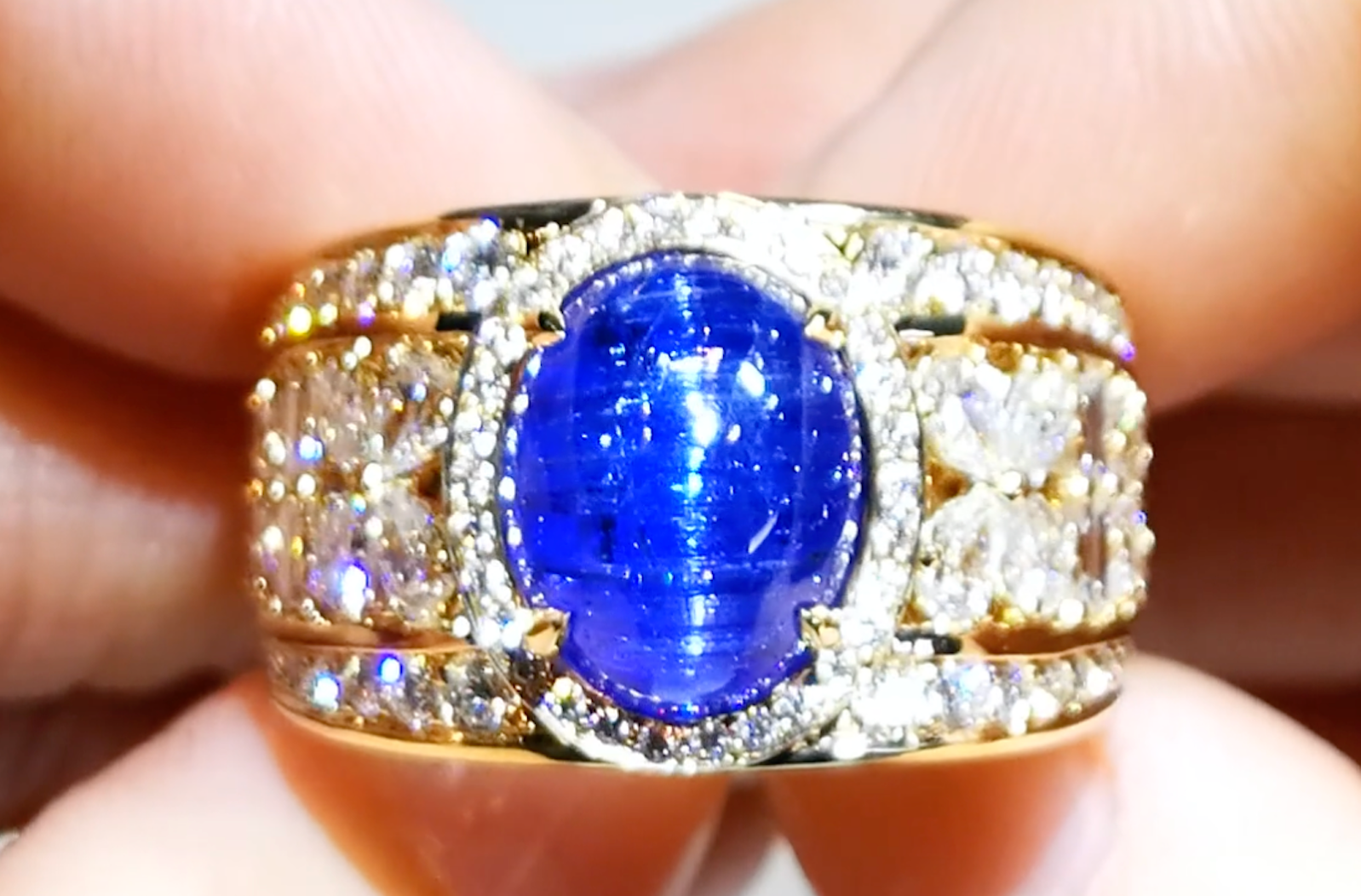 6.91ct Cat's Eye Tanzanite Ring with D Flawless Diamonds set in 18K Yellow Gold