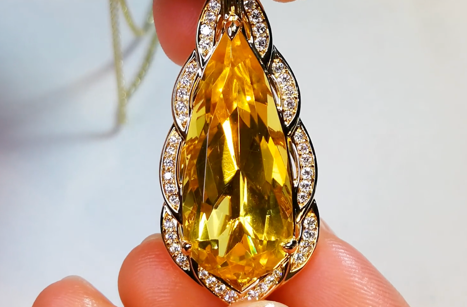 8.87ct Dominican Ancient Amber Necklace with D Flawless Diamonds set in 18K Yellow Gold
