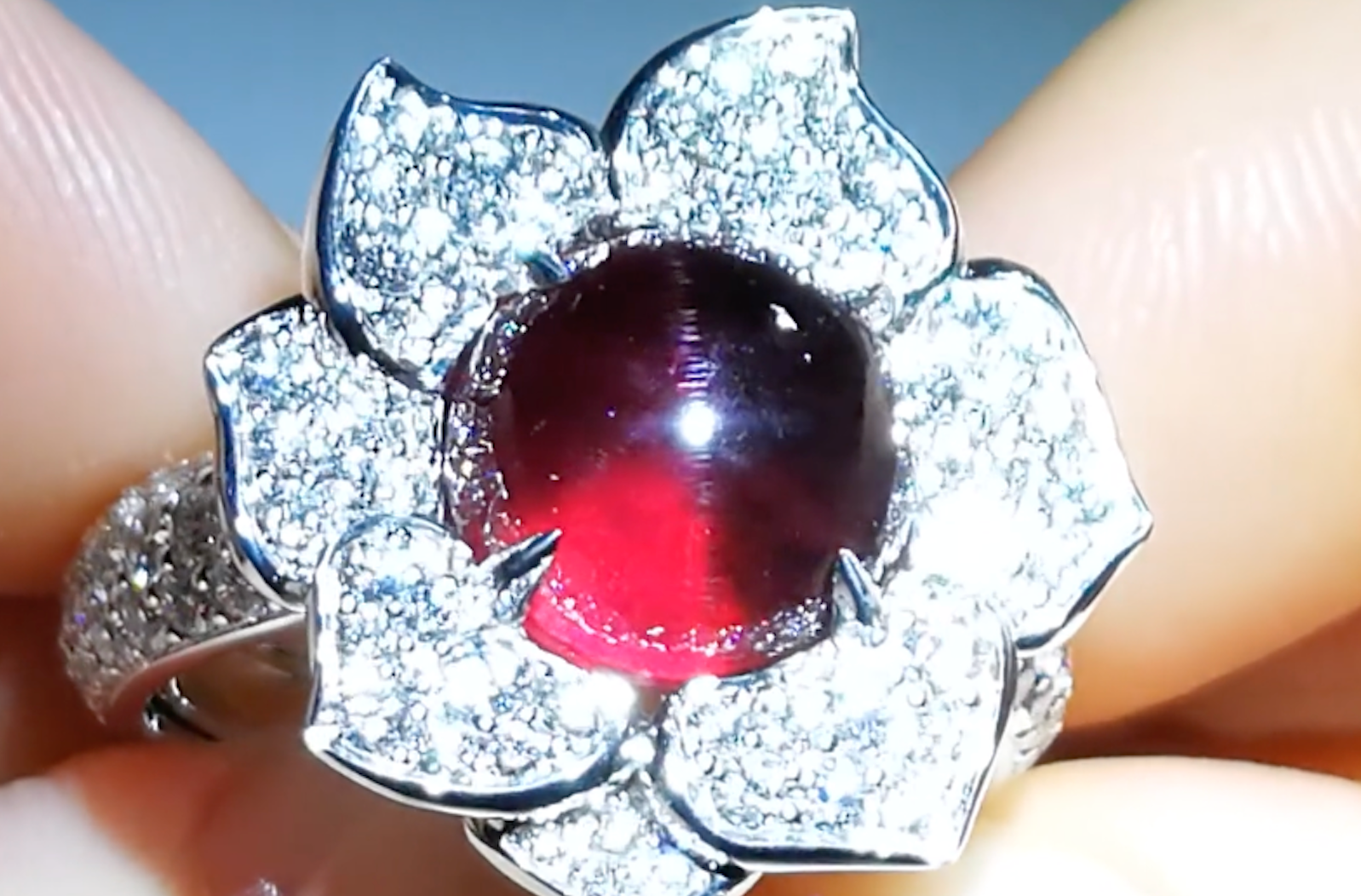 7.72ct Cat's Eye Magenta Garnet Ring with D Flawless Diamonds set in 18K White Gold