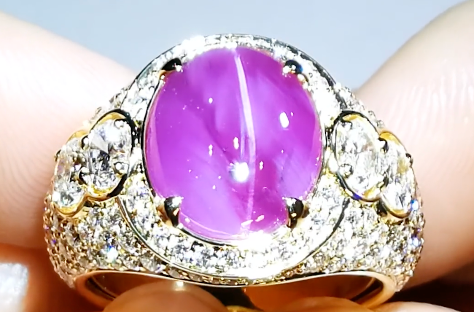 7.80ct Unheated Cat's Eye Sapphire Ring with D Flawless Diamonds set in 18K Yellow Gold