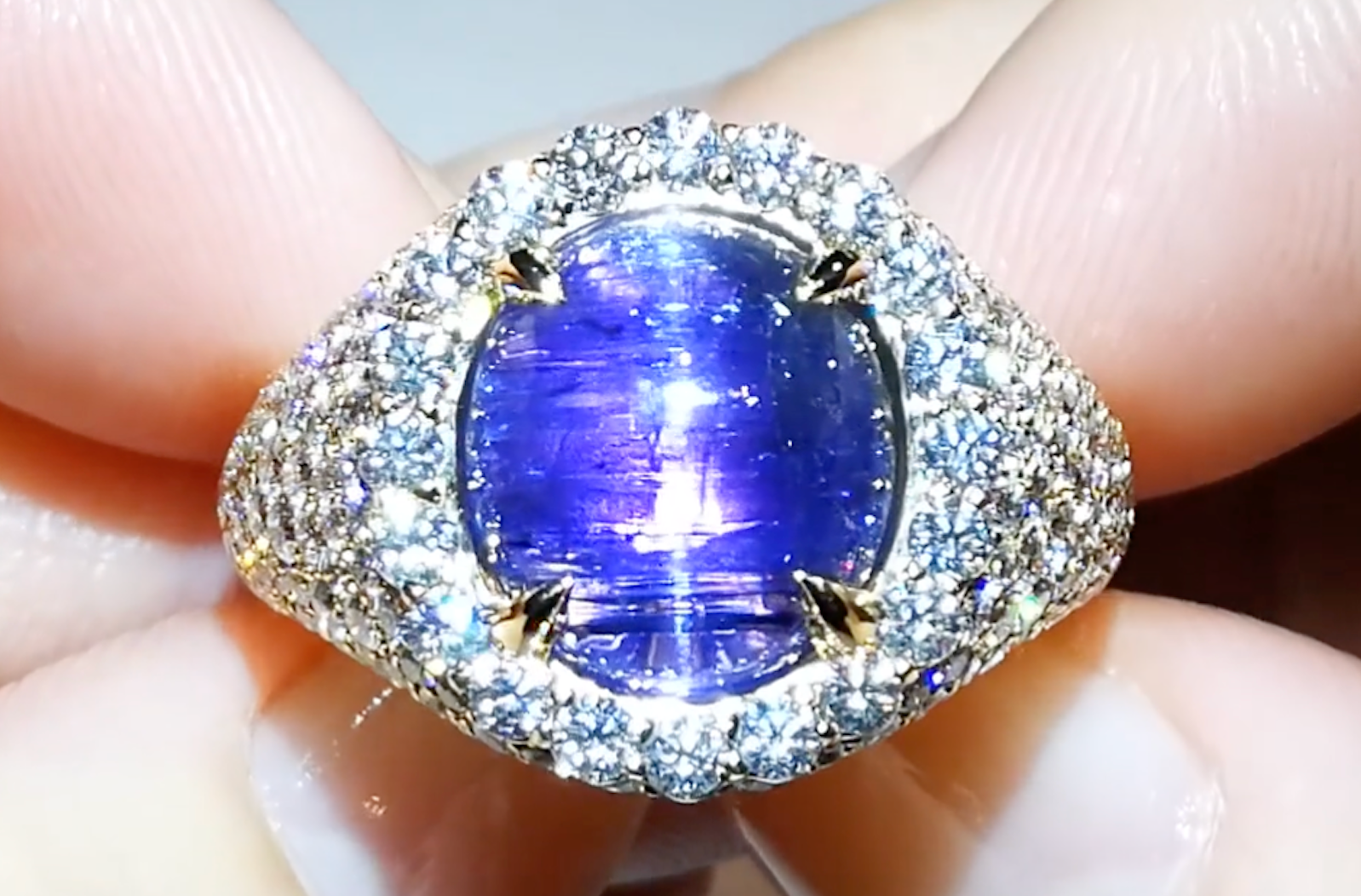 6.37ct Cat's Eye Tanzanite Ring with D Flawless Diamonds set in 18K Yellow Gold