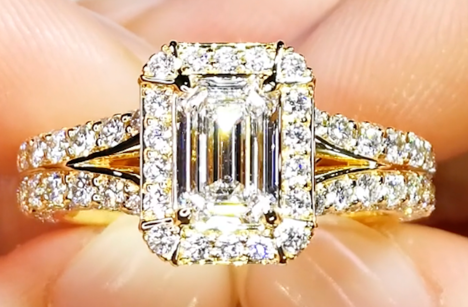 1.10ct D Flawless Golconda Diamond Ring with D Flawless Diamonds set in 18K Yellow Gold
