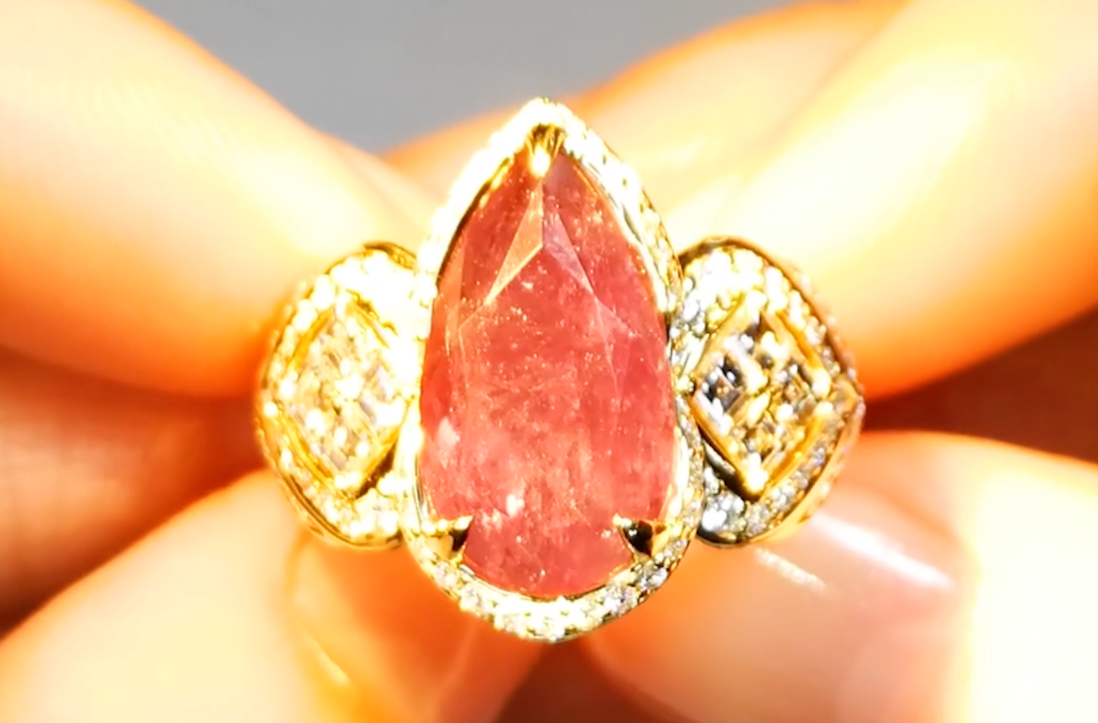 5.60ct 100% Change Historical Russian Alexandrite Ring with D Flawless Diamonds set in 18K Yellow Gold