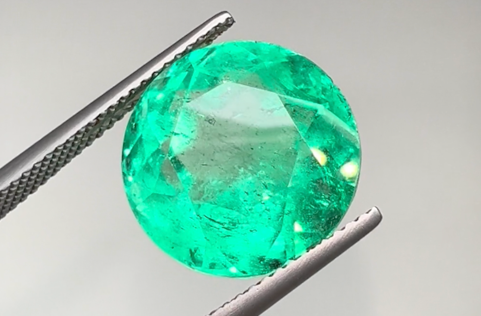 12.14ct Muzo Colombian Emerald Ring with D Flawless Diamonds set in 18K Yellow Gold