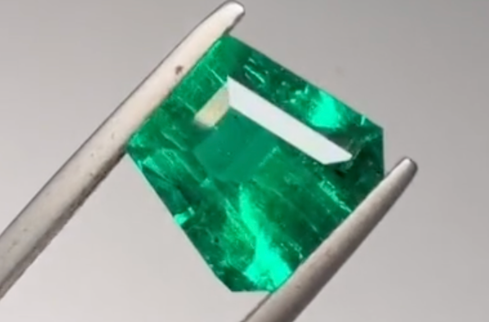 3.46ct Vivid Green Muzo Emerald Ring with D Flawless Diamonds set in 18K Yellow Gold