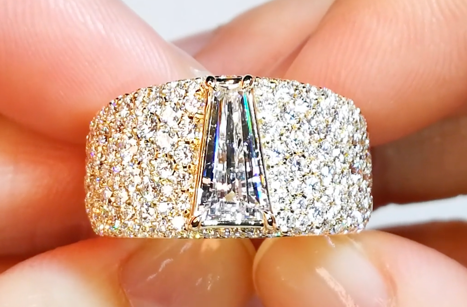 1.02ct D Flawless Golconda Diamond Ring with D Flawless Diamonds set in 18K Yellow Gold
