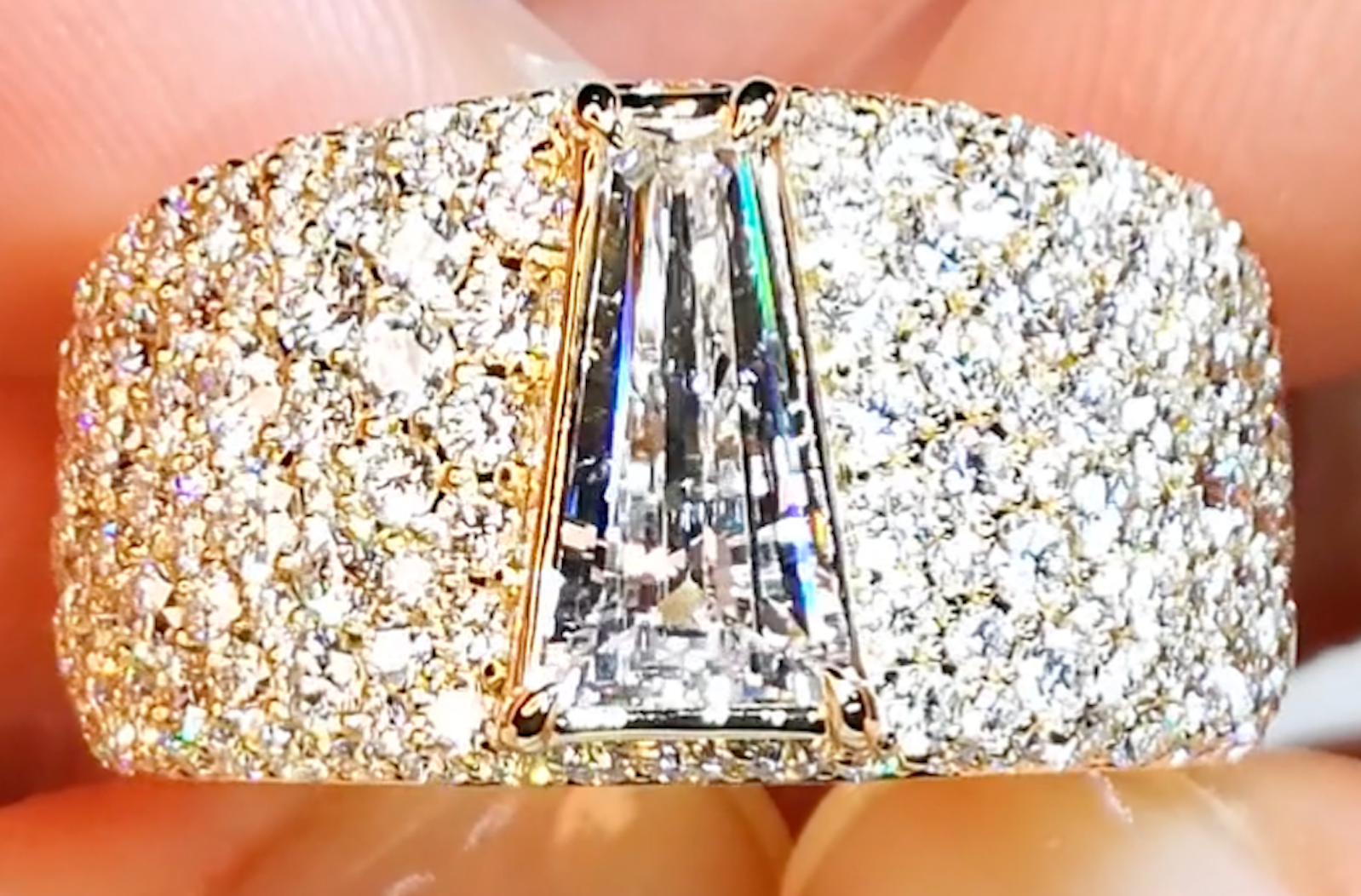 1.02ct D Flawless Golconda Diamond Ring with D Flawless Diamonds set in 18K Yellow Gold