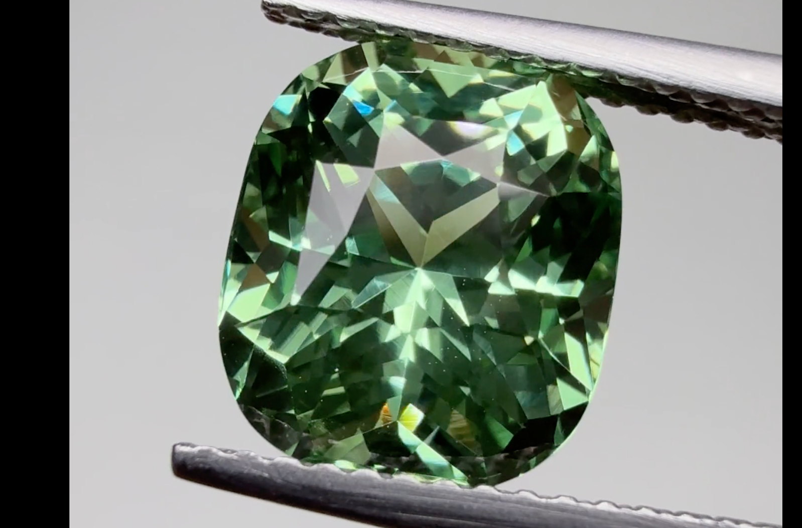 5.03ct Vibrant Tsavorite Ring with D Flawless Diamonds set in 18K White Gold