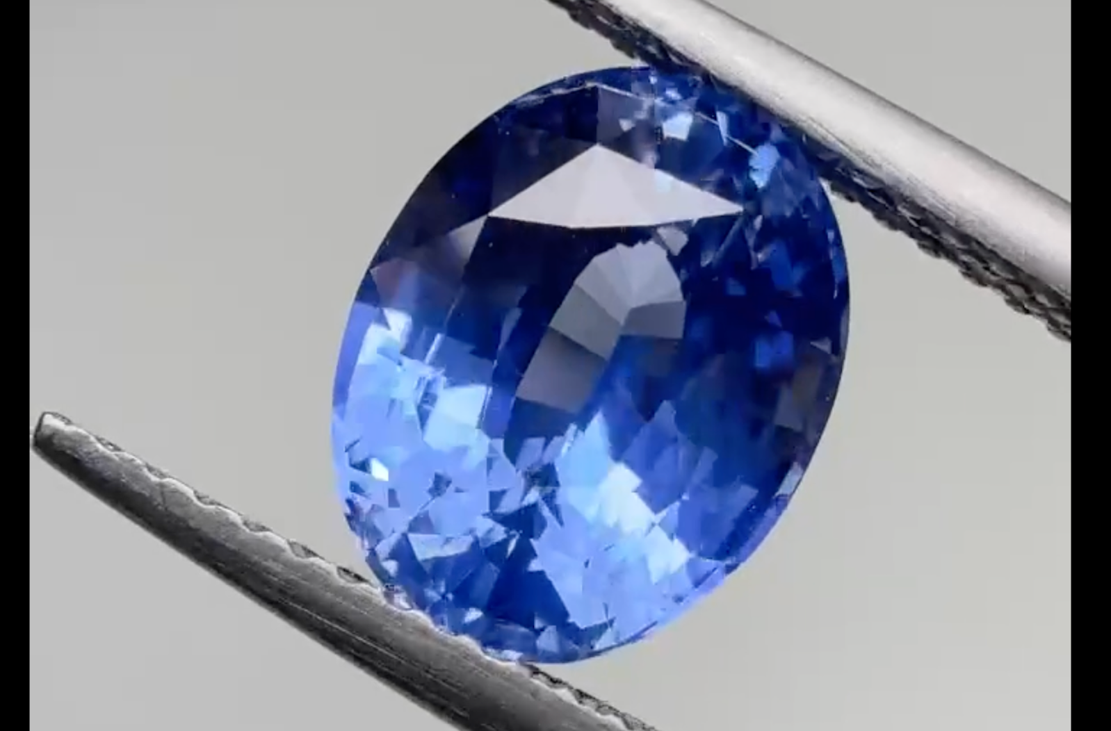 3.54ct Unheated Ceylon Cornflower Blue Sapphire Ring with D Flawless Diamonds set in 18K White Gold