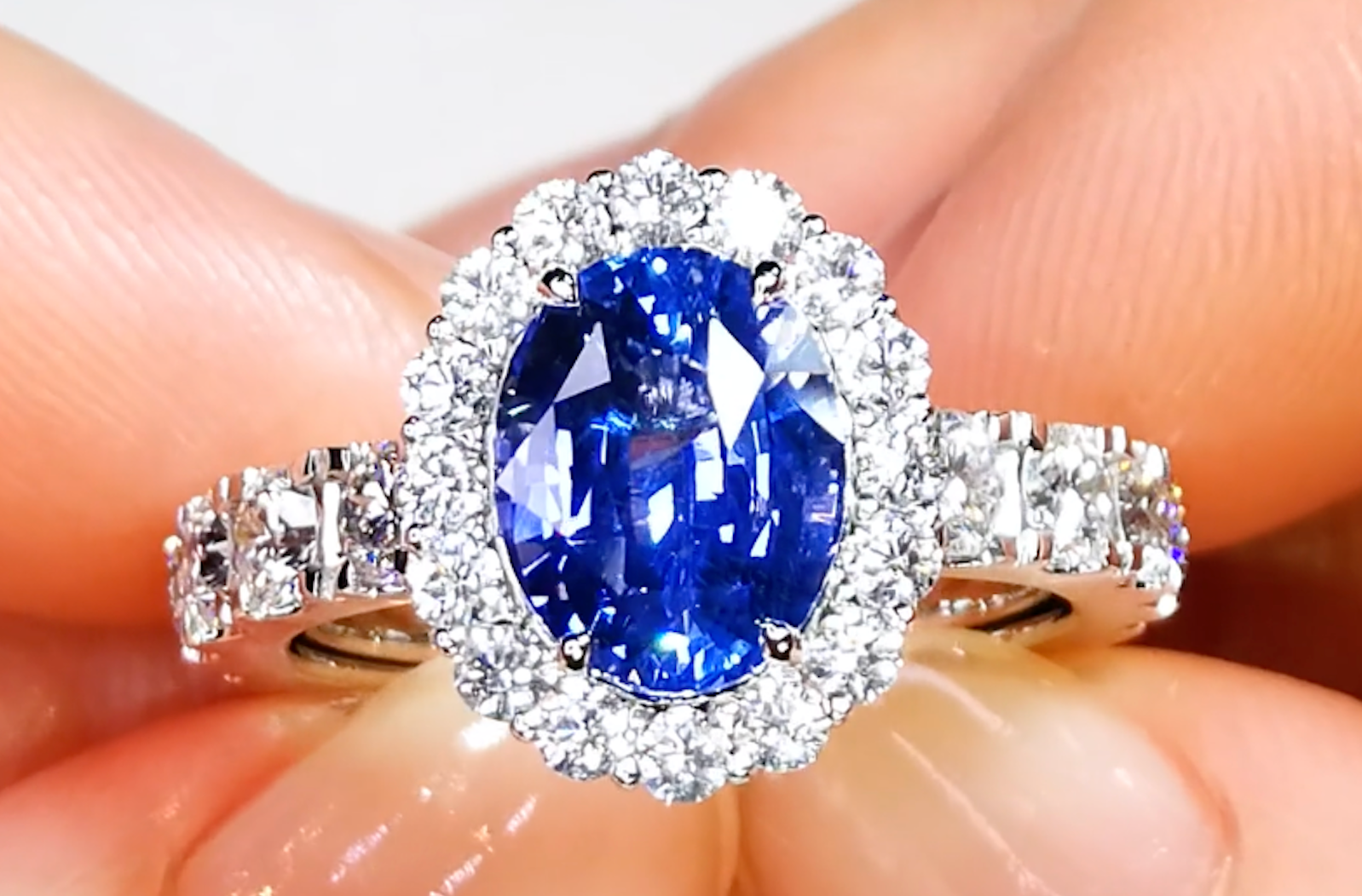 3.54ct Unheated Ceylon Cornflower Blue Sapphire Ring with D Flawless Diamonds set in 18K White Gold