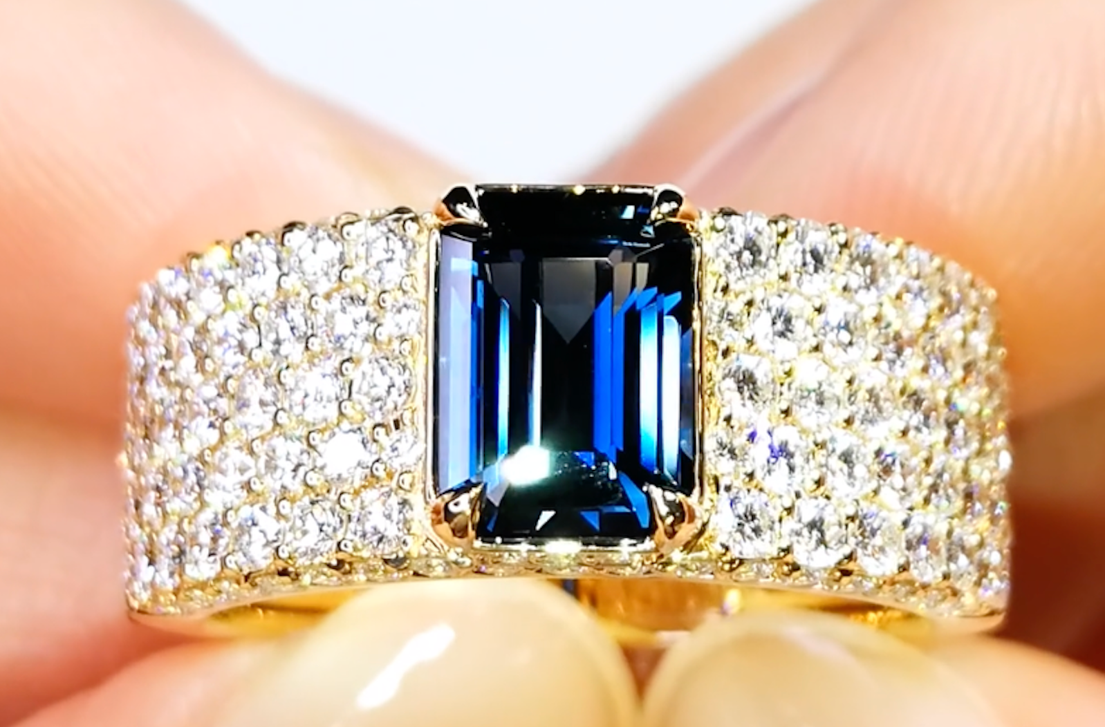 2.09ct Unheated Blue Yogo Montana Sapphire Ring with D Flawless Diamonds set in 18K Yellow Gold