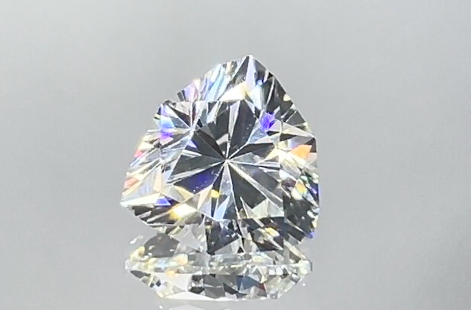 6.15ct Peacock Mine Idaho Powellite Ring with D Flawless Diamonds set in 18K White Gold