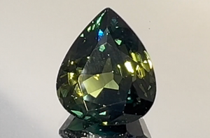 6.11ct Unheated Australian Sapphire Ring with D Flawless Diamonds set in 18K Yellow Gold
