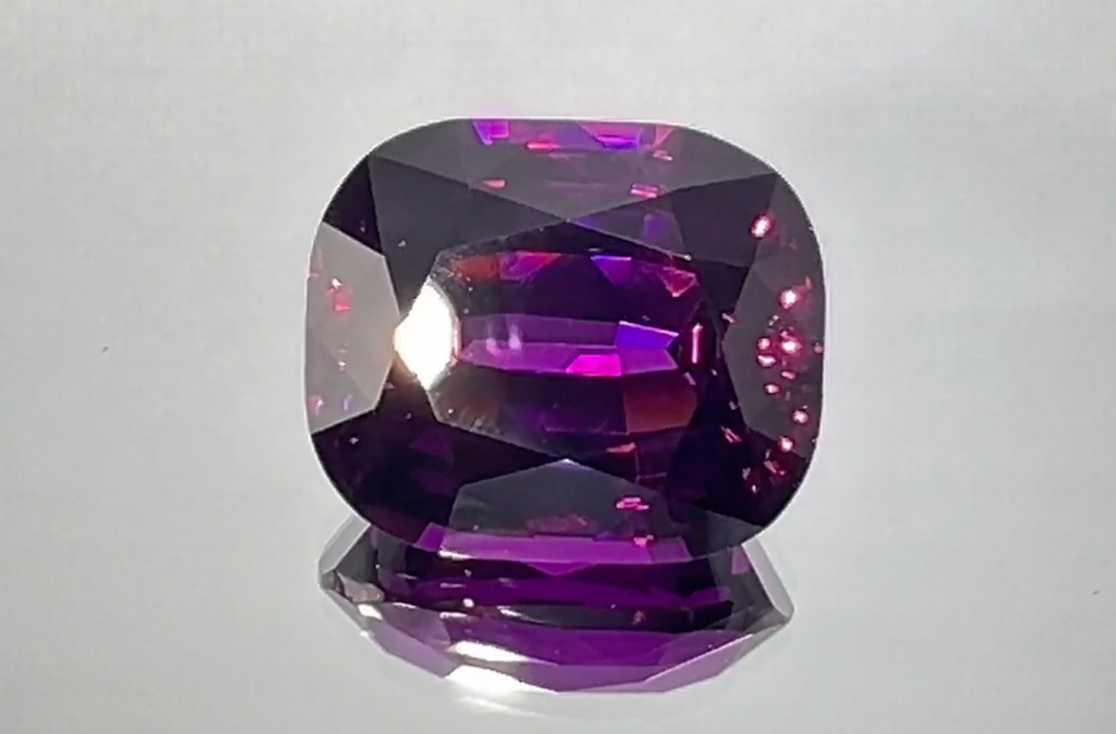 10.20ct Record Blue Magenta Garnet Ring with D Flawless Diamonds set in 18K Yellow Gold