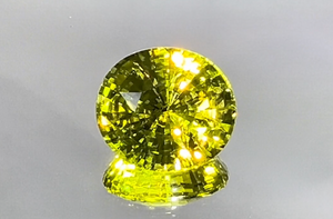 4.54ct Neon Chrysoberyl Ring with D Flawless Diamonds set in 18K Yellow Gold
