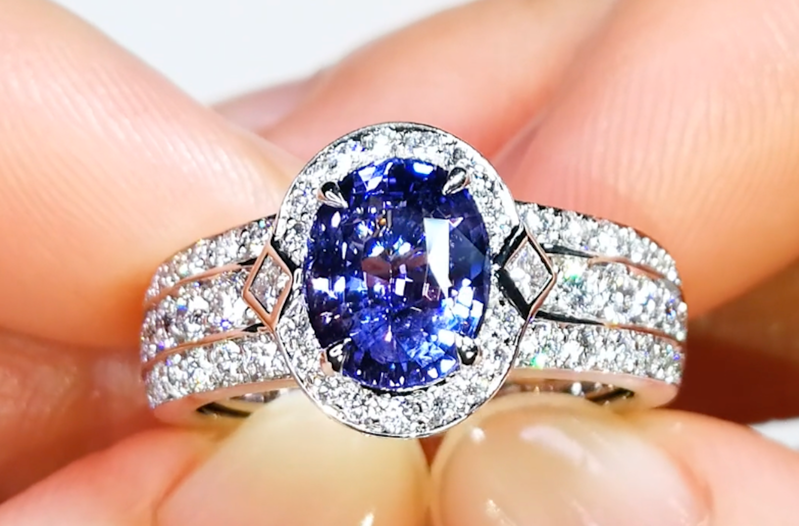 2.59ct Unheated Intense Violet Sapphire Ring with D Flawless Diamonds set in 18K White Gold
