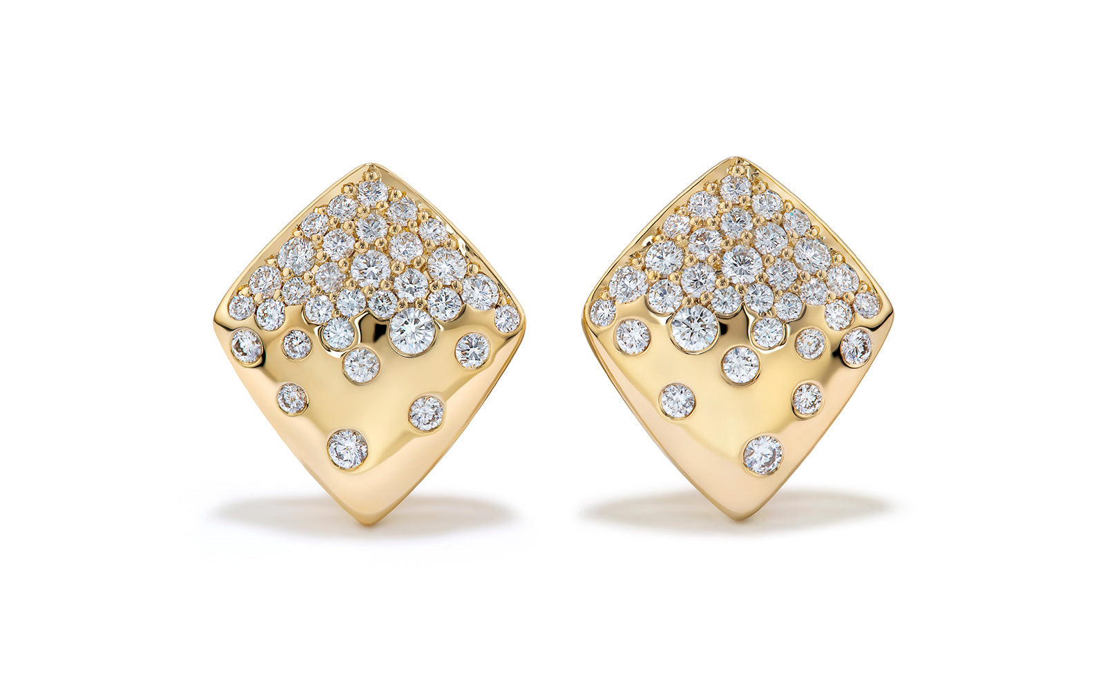 0.50ct D Flawless Diamond Earrings set in 18K Yellow Gold