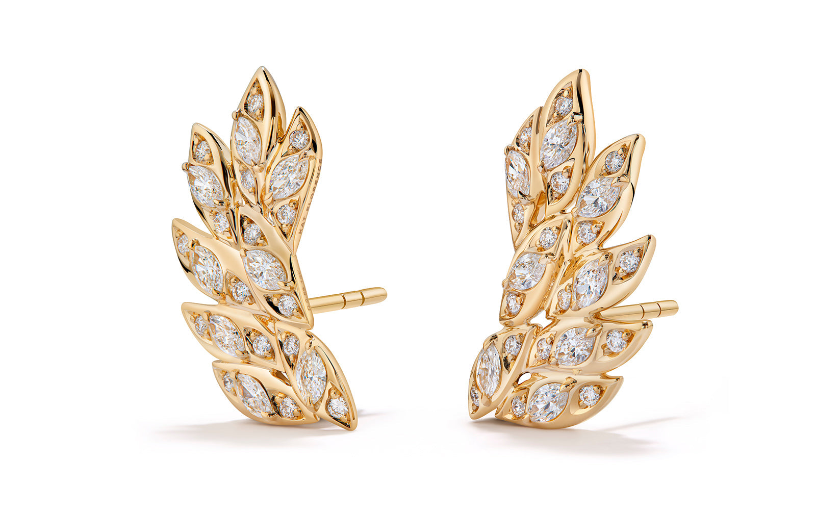 1.06ct D Flawless Diamond Earrings set in 18K Yellow Gold