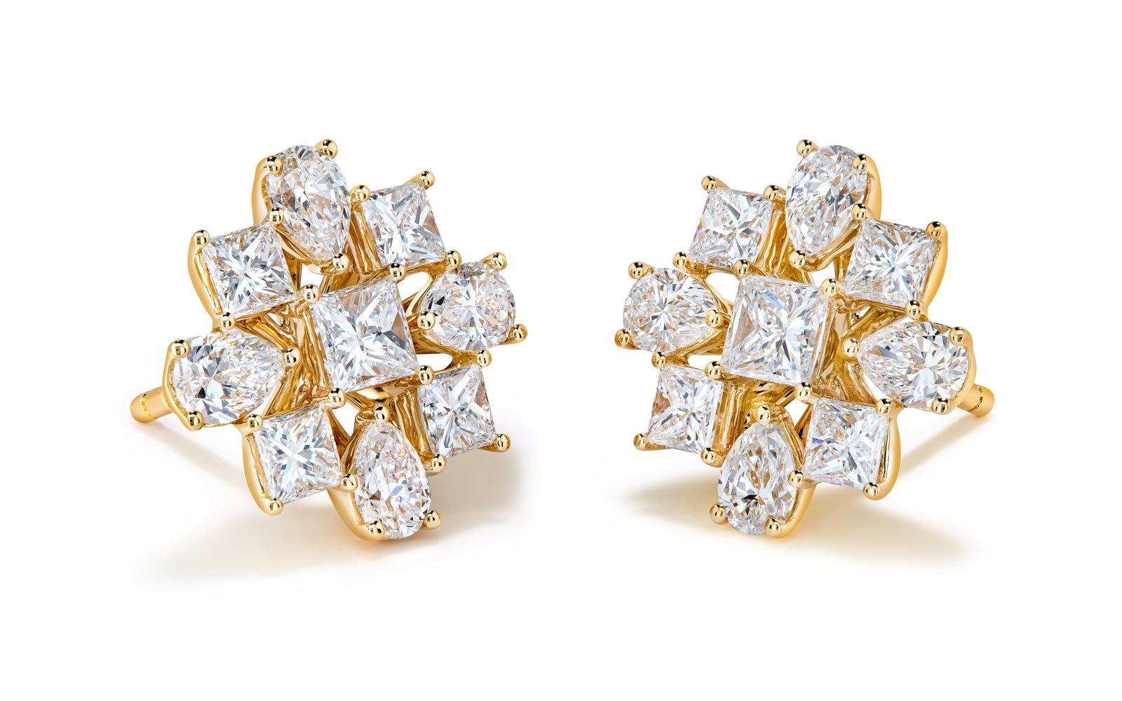 2.70ct D Flawless Diamond Earrings set in 18K Yellow Gold