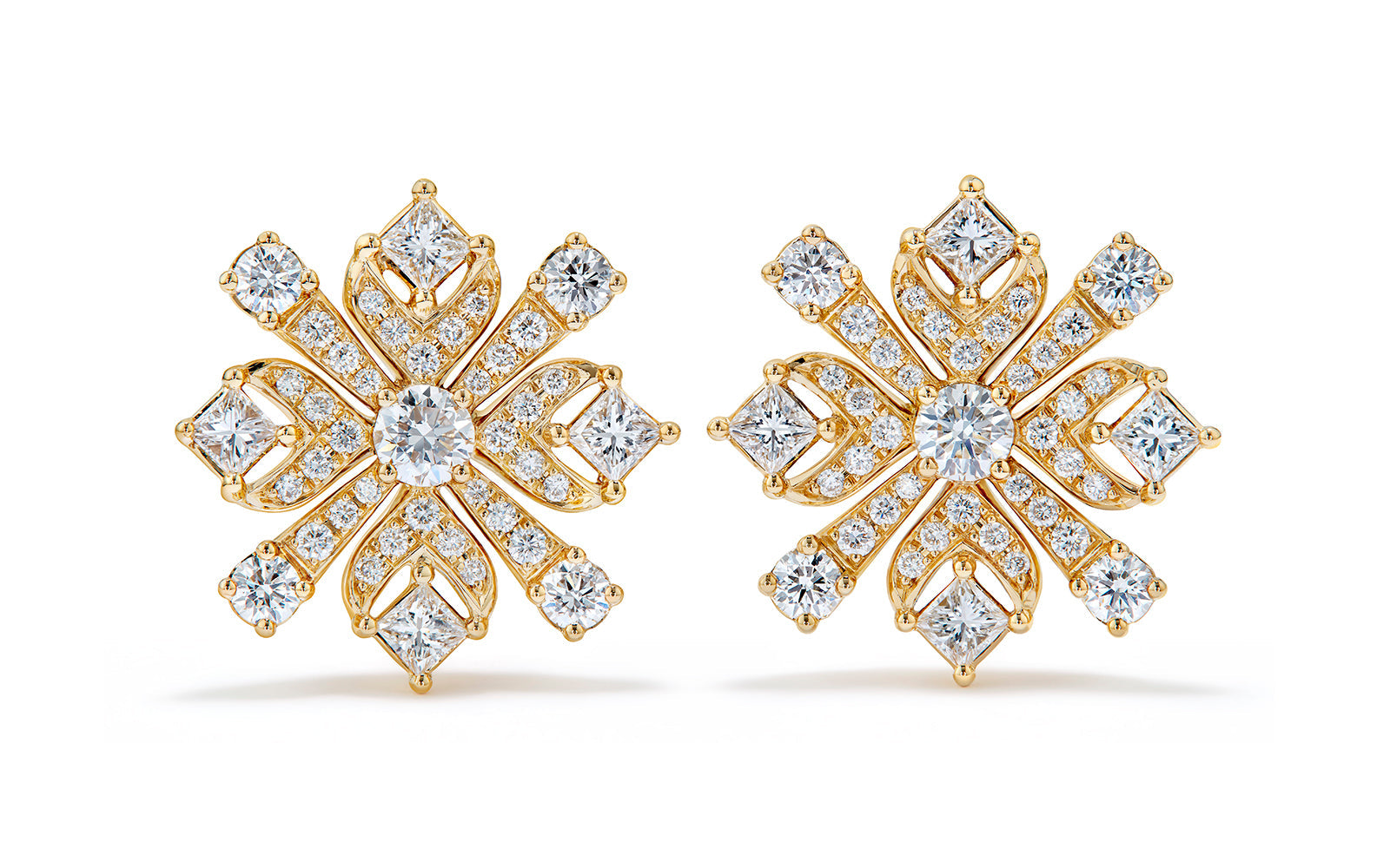 1.00ct D Flawless Diamond Earrings set in 18K Yellow Gold