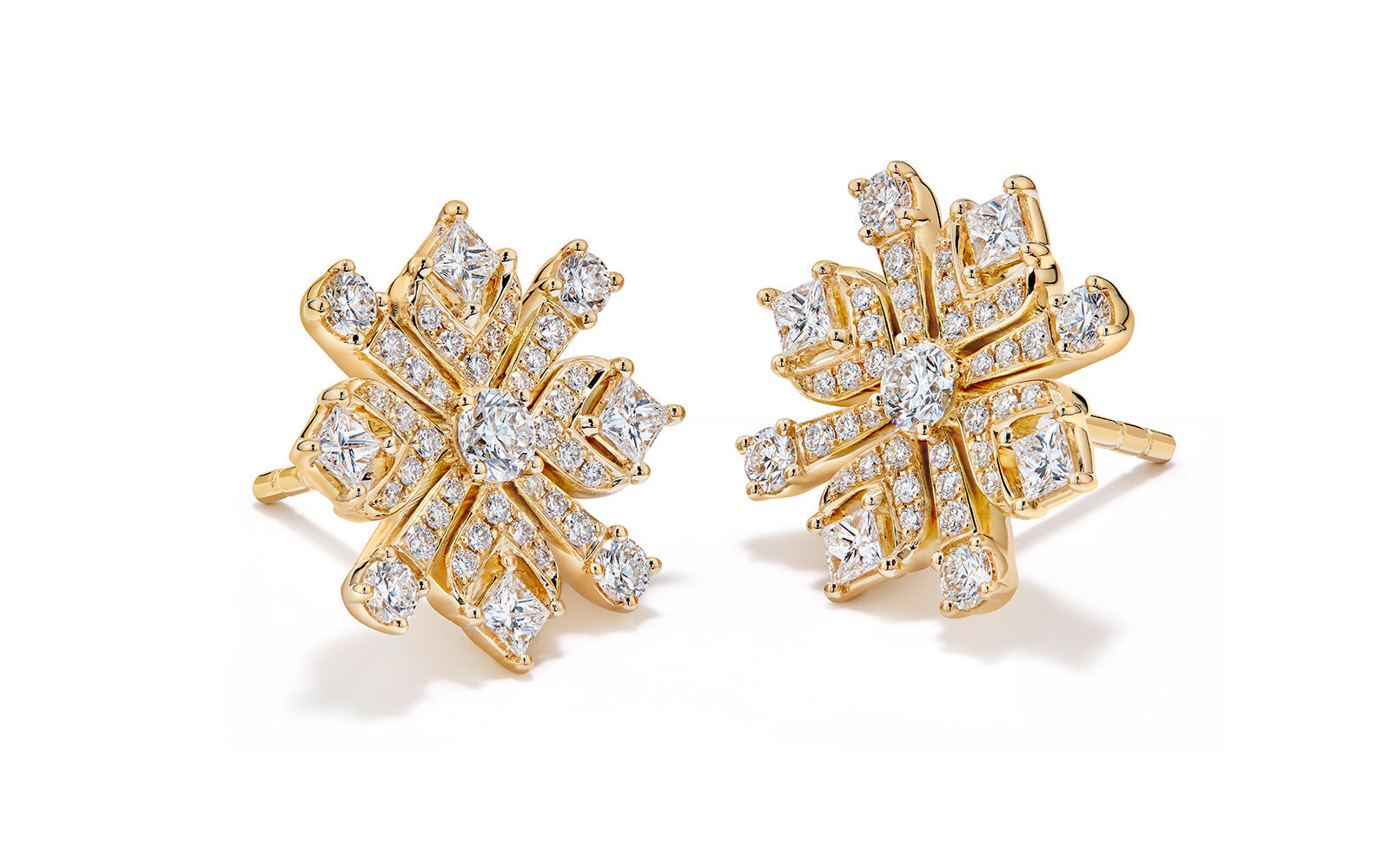 1.00ct D Flawless Diamond Earrings set in 18K Yellow Gold