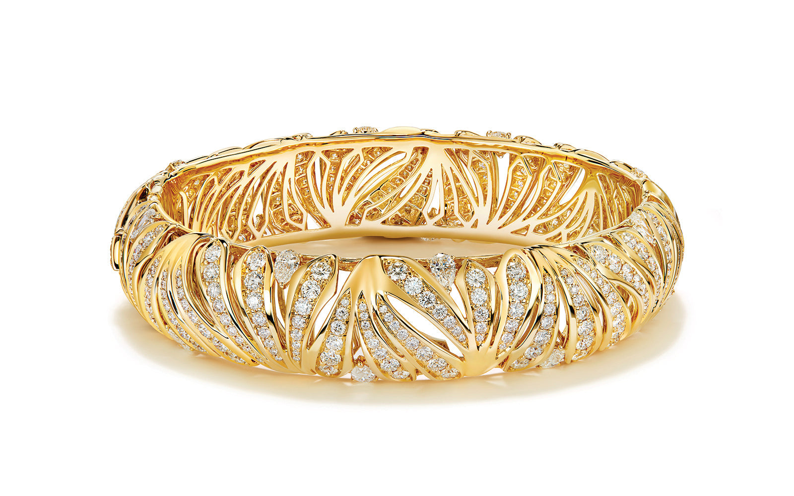 10.26ct D Flawless Diamond Bangle set in 18K Yellow Gold