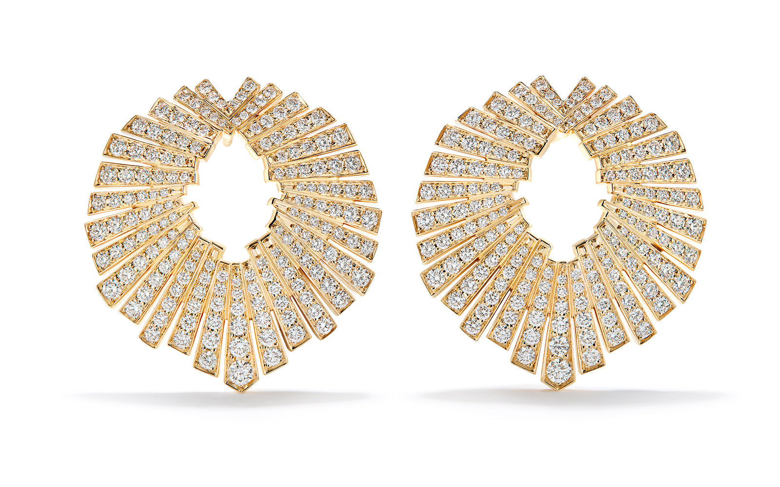 2.92ct D Flawless Diamond Earrings set in 18K Yellow Gold