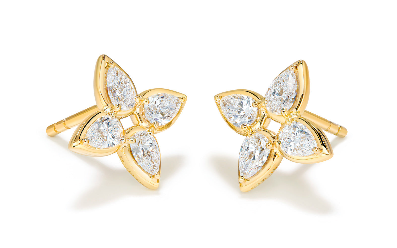 1.26ct D Flawless Diamond Earrings set in 18K Yellow Gold