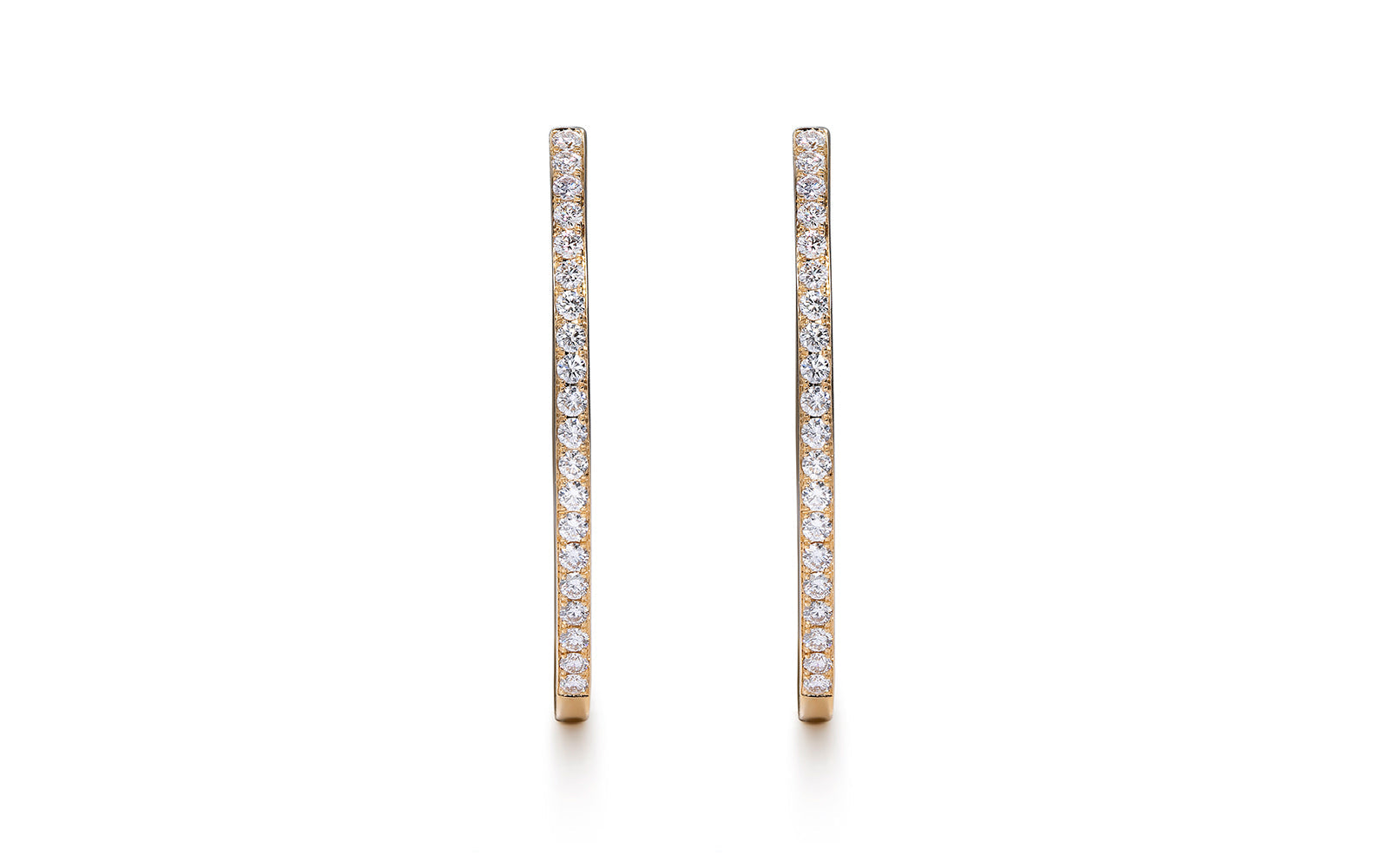 0.94ct D Flawless Diamond Earrings set in 18K Yellow Gold