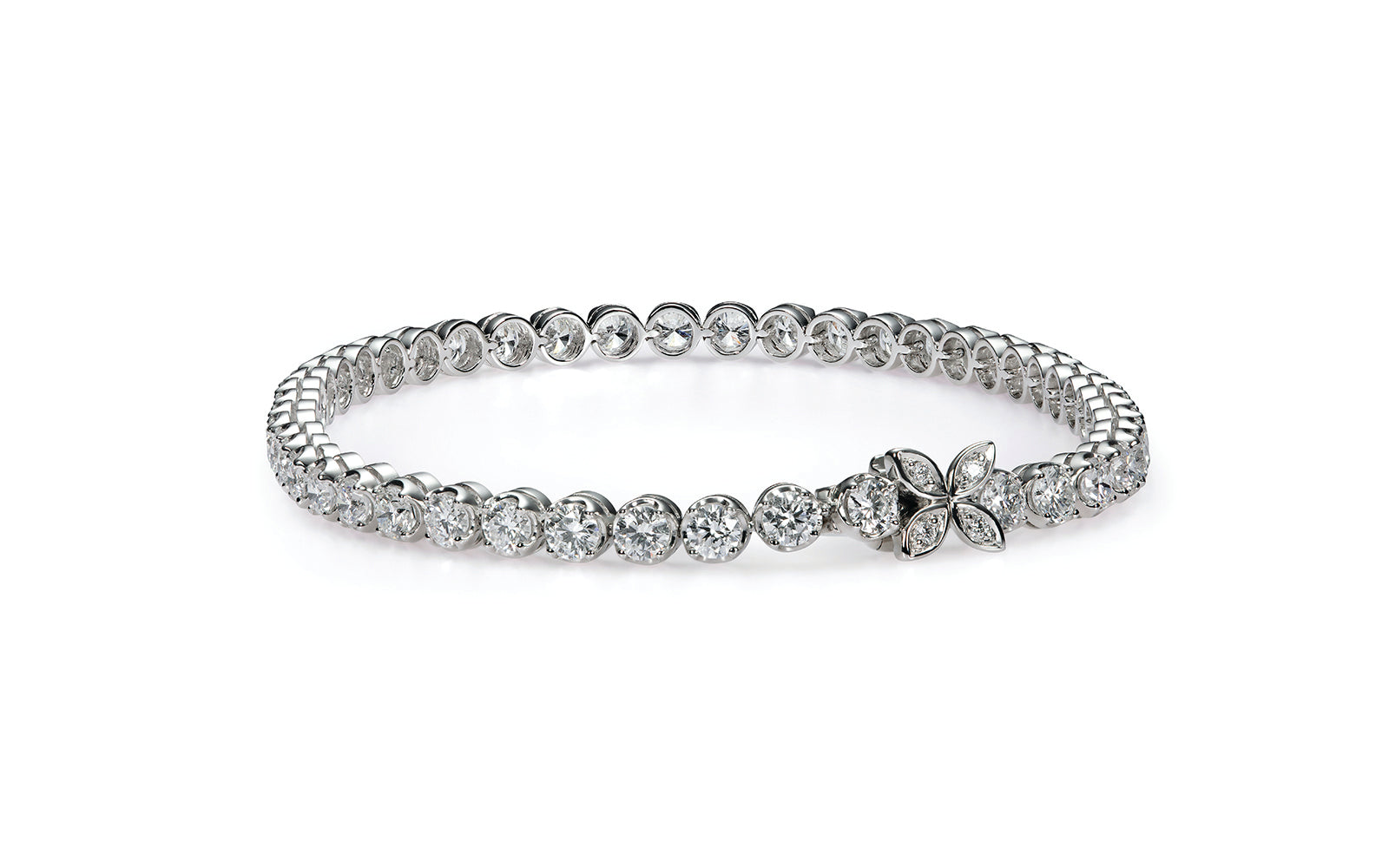 4.70ct D Flawless Diamond Bracelet set in Platinum